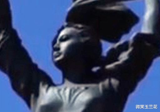 17岁少女上山劝降,孤身一人被拖进山洞,一夜过后只找到她的头巾