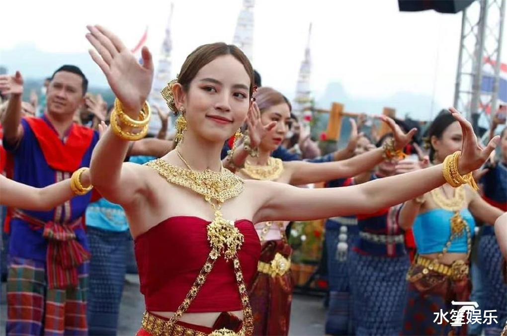 |泰星Tono横跨湄公河,筹集6800多万铢后,宣布明年出家