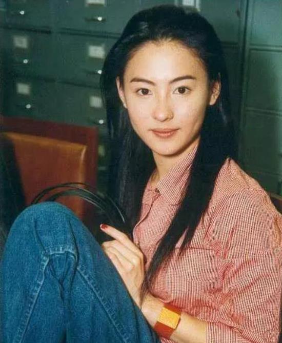 张柏芝|要拼四胎？张柏芝玩特效预测明年会有孩子，表情惊喜评论一片祝福