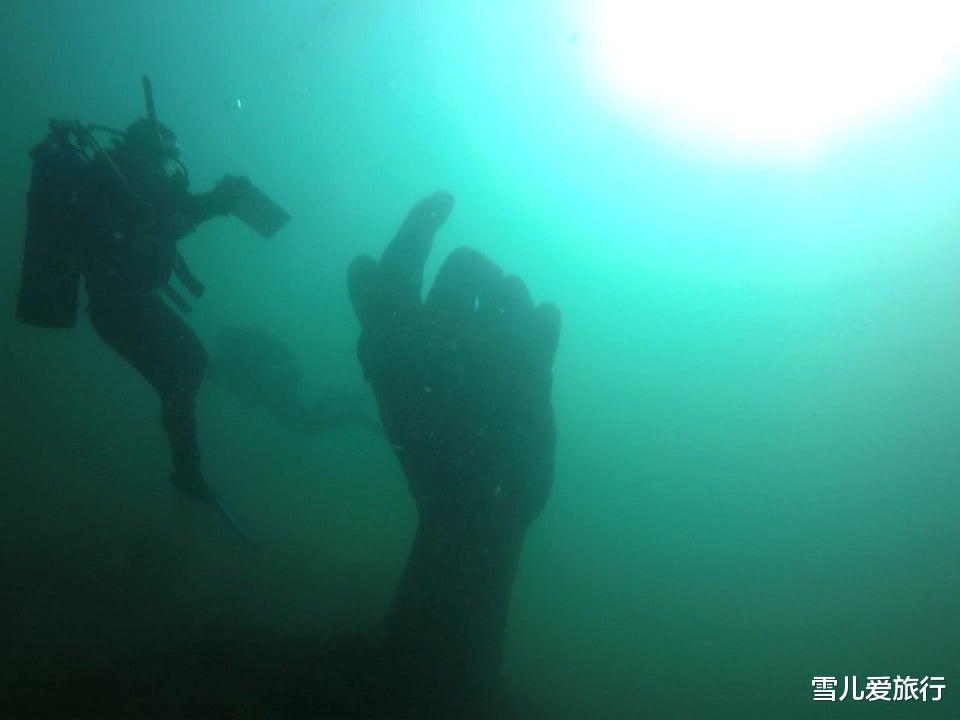 “深海”吓人的38张照片,那里的巨蟒太大了