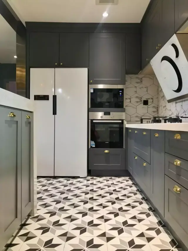 冰箱放厨房最好，怎么放是个问题