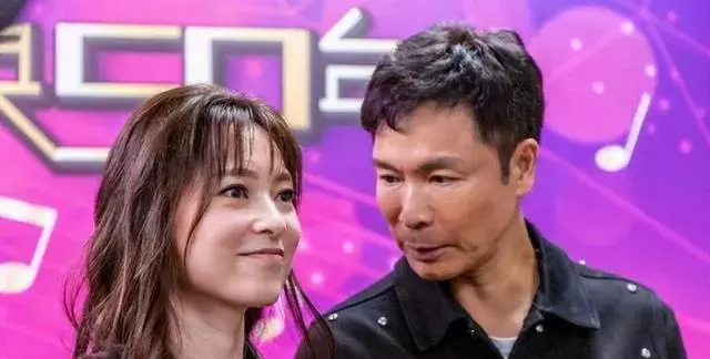 街拍|又不靠颜值取胜，这4位实力派演员，何苦去整容？