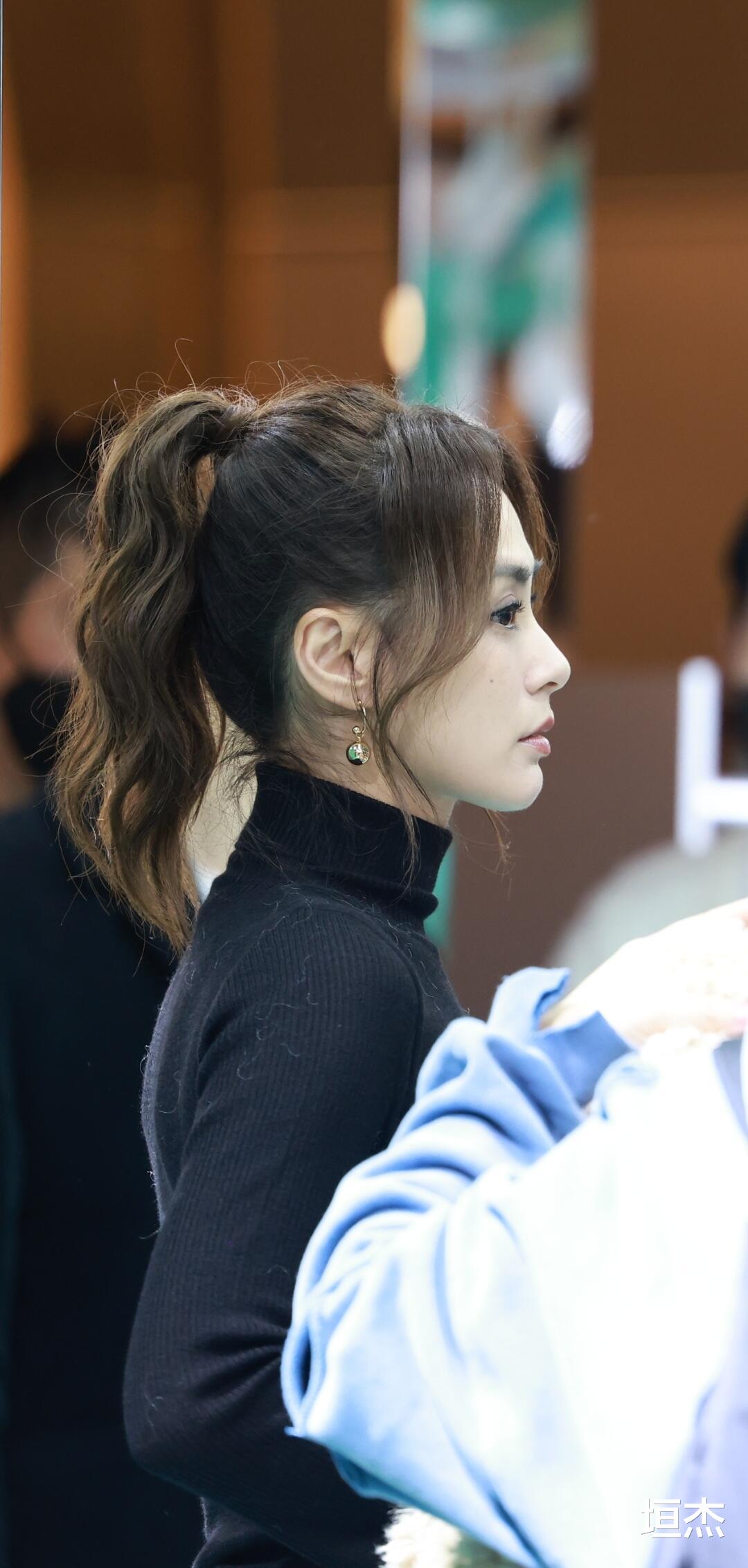 侵权 阿娇生图太美了,41岁脸都没垮过,这才是没整过容的“天然脸”