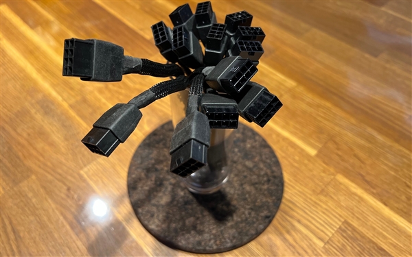 主板|RTX 4090频频烧毁：16针电源线竟有两种版本！其一很可疑