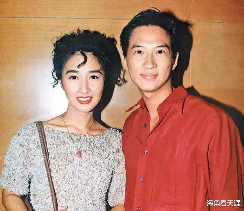 关咏荷|风情美人关咏荷:昂首拍戏,低头做人,业务能打,爱情讲心不讲金