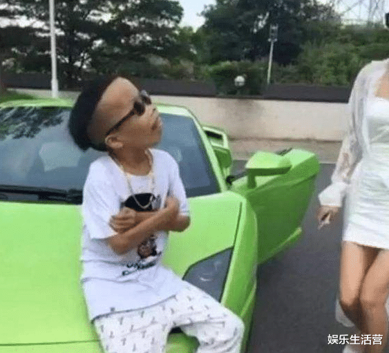 陈山|陈山喜得贵子,发文心疼妻子,看到孩子正脸照,网友:谢天谢地