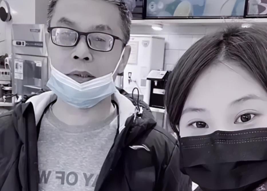 |想爸爸了？许家妮妮发视频悼念开封舅舅，配文只有怀念惹人心疼