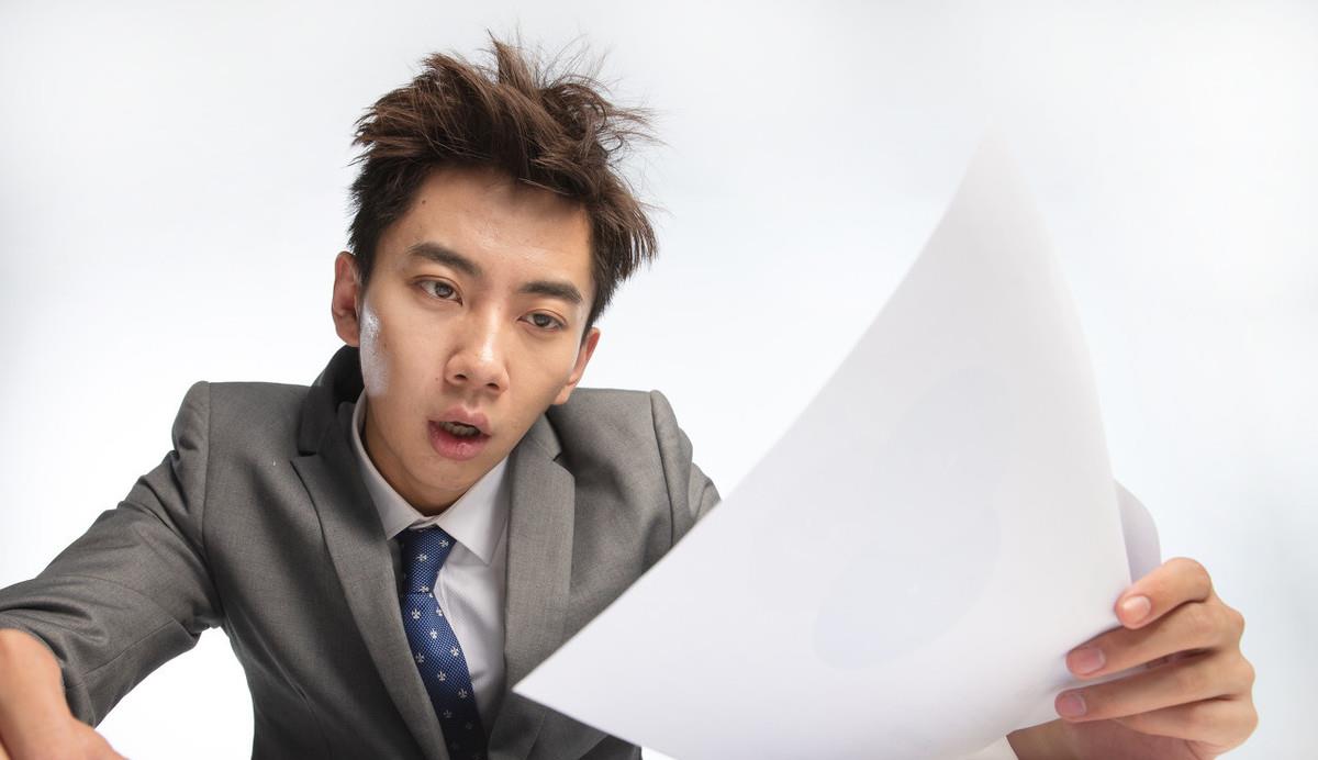 贞贞|职场小人多,这3种情况要注意,别中了小人的圈套也不知