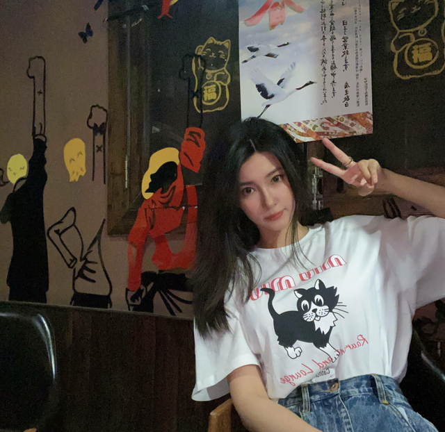 钟鹿纯|网友嘲讽其不检点!刘晓宇前任钟鹿纯分享日常,多位男性好友出现