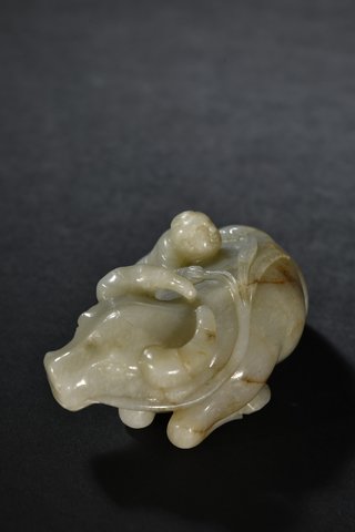 |清代 和田玉童子戏牛摆件