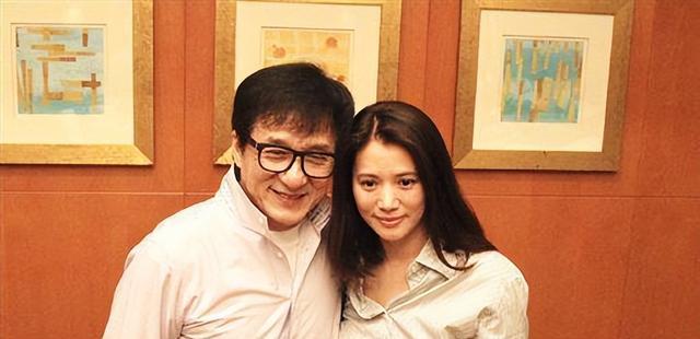 成龙|成龙怒批某明星耍大牌,直接下达封杀令,和家人14年只能租房!