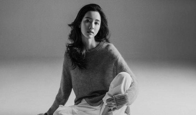 陈都灵|“南航校花”陈都灵：素颜参加聚会，又高又瘦外形优越！