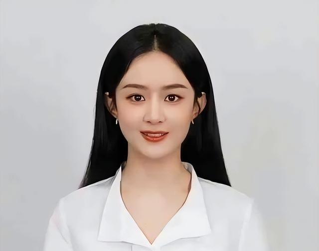 |赵丽颖同友人逛街,被帅气陌生男搭讪,美女走到哪里都引人注目