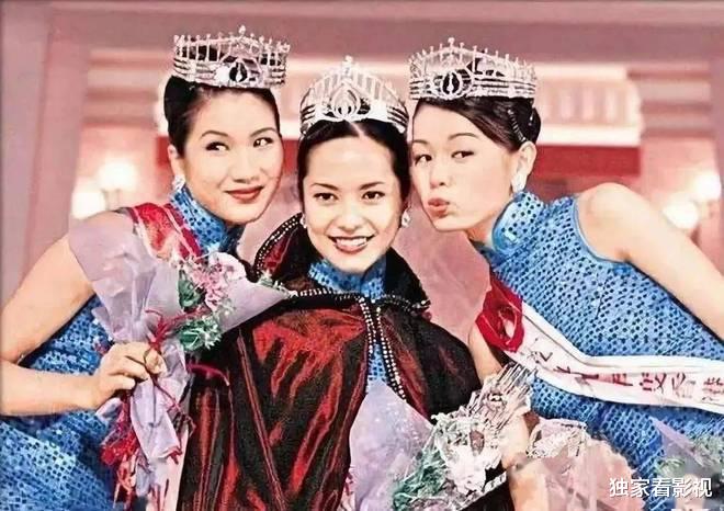 胡杏儿|42岁胡杏儿为老公庆生,嫁给爱情、5年生3子,却因白发惹眼被心疼