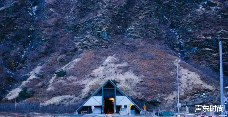 欧洲旅游|世界最孤独地方:只有一栋楼,300人足不出户,唯一餐馆还是中国人开的...