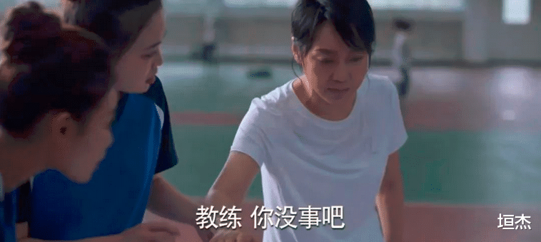 闫妮|连拿26个冠军！播放破34亿，闫妮和张嘉益，改写了续集烂尾的历史