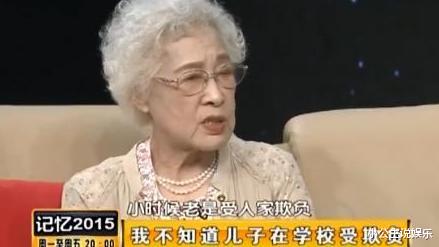 秦怡|秦怡：丈夫出轨亲妹女儿不理她，53岁被儿子打，身患绝症病房领奖