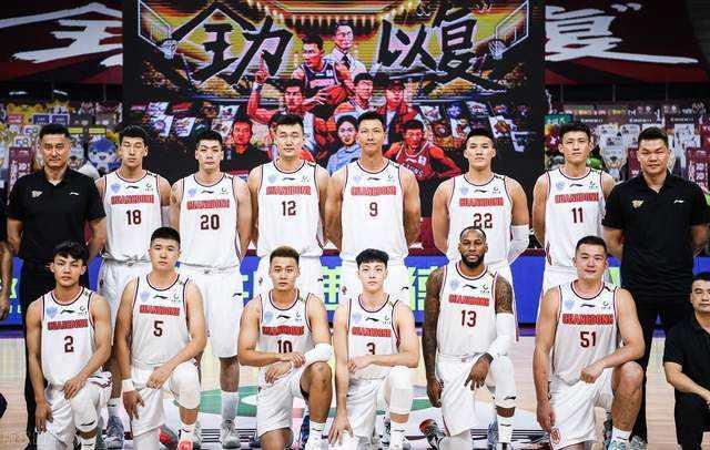 广东男篮|广东男篮1米79中锋成最大惊喜：硬汉表现令人称赞，杜锋太厉害