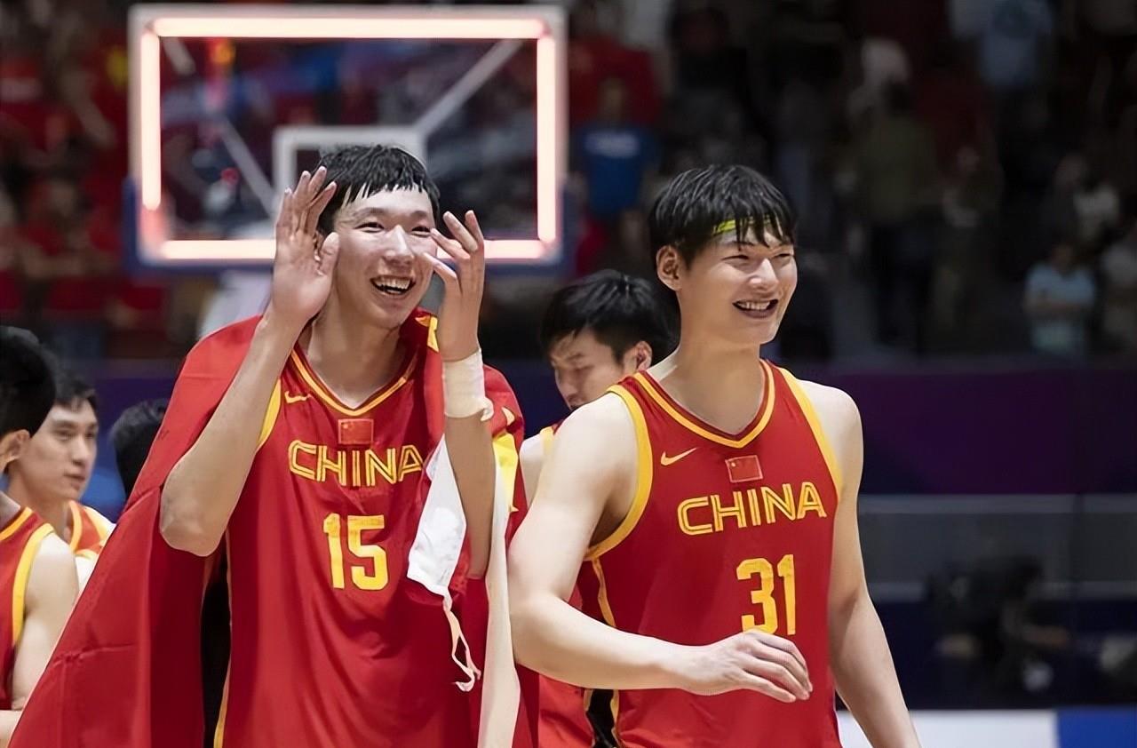 李盈莹|中国男篮36分大胜，辽篮双星低迷，名记点评比赛，赛后又传坏消息