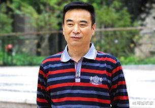 蔡少芬|演员岳跃利：与刘芳离婚10年后被女儿催婚，二婚把平凡妻子宠成宝