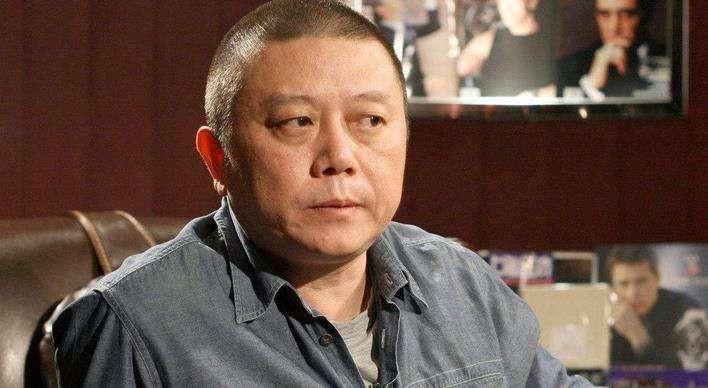 冯小刚|曾经风光无两的冯大导演，为什么会在国内混不下去了？