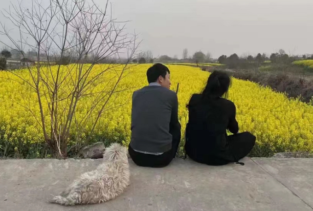 余秀华|杨槠策患精神疾病后秀新技能，亲自为余秀华作画，扬言是无师自通