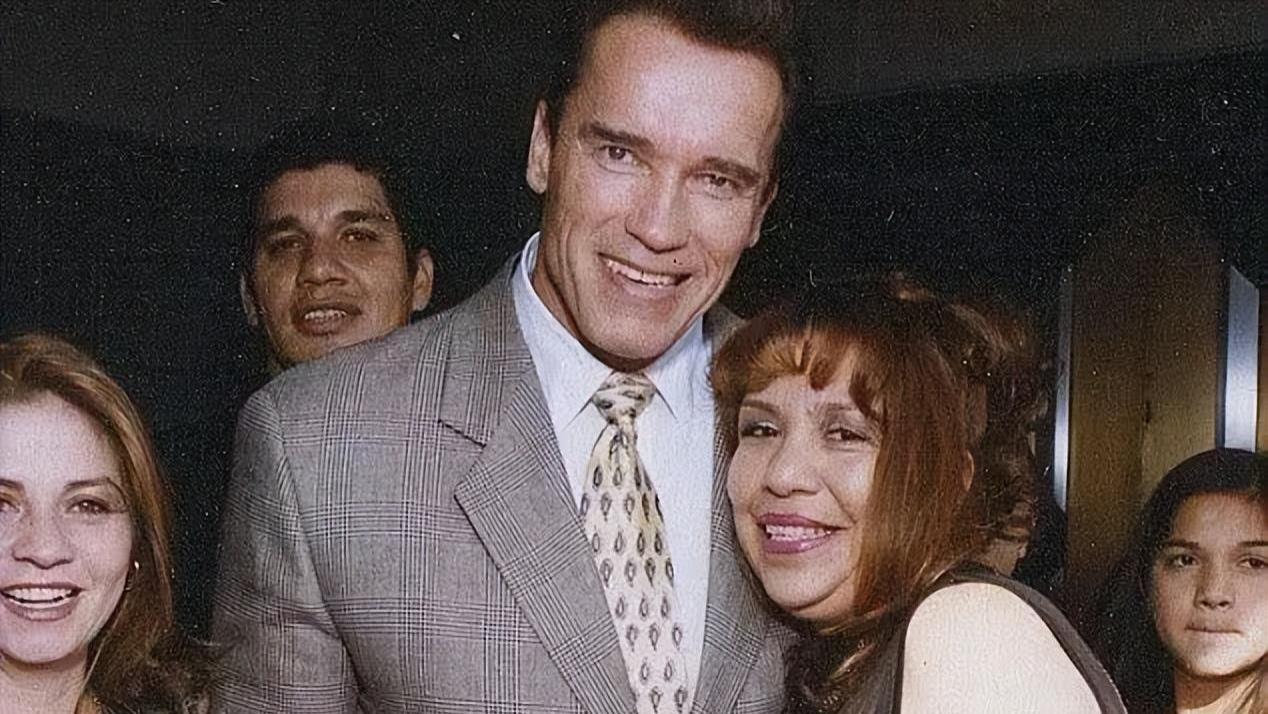 阿诺德·施瓦辛格|施瓦辛格与自家保姆偷情20年，因私生子太像自己暴露