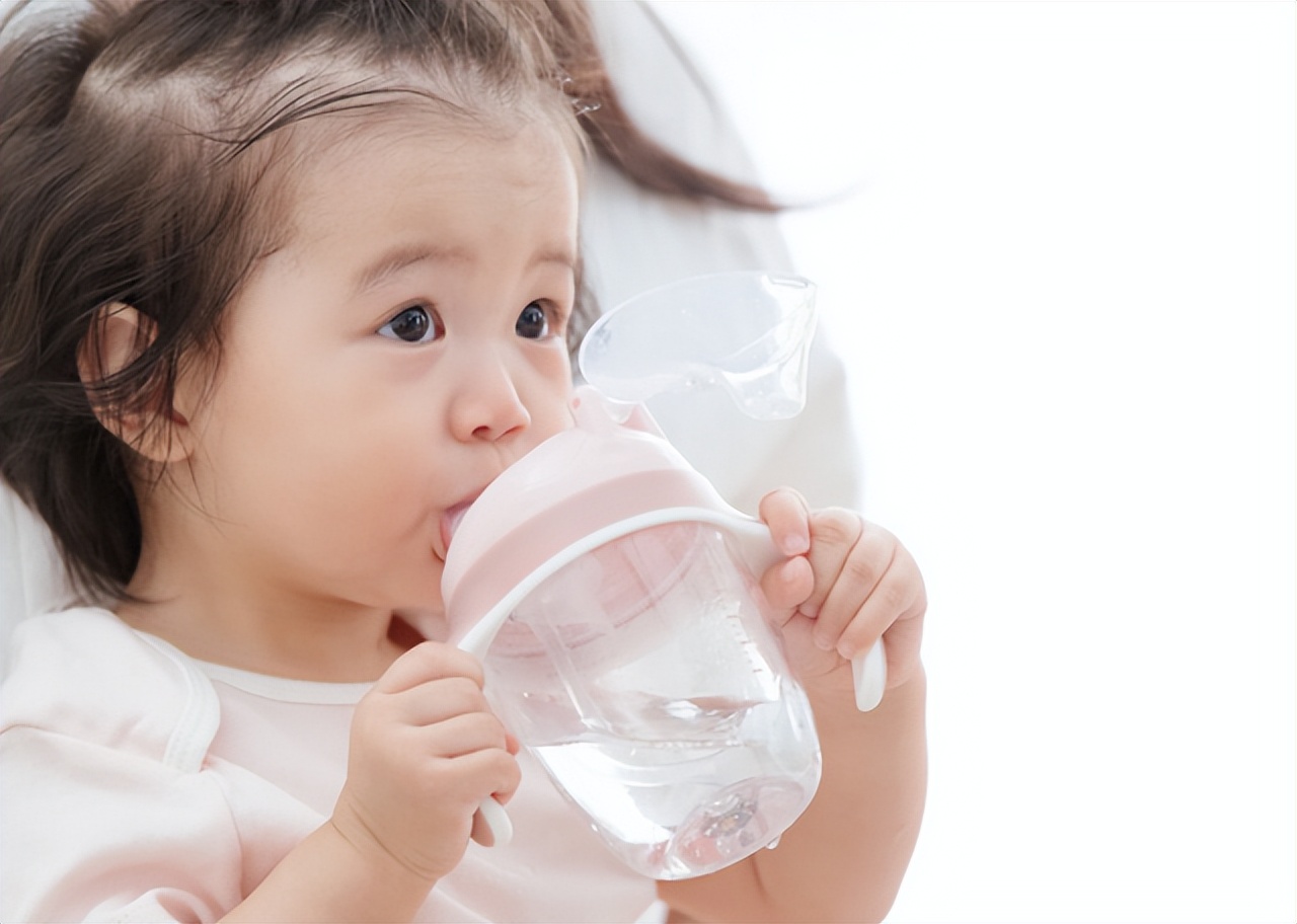 |张文宏:每天吃两个鸡蛋减少重症!家有孩子饮食注意“三多三少”