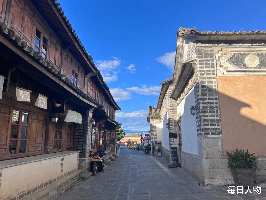 大理|苍山洱海变人山人海，大理遭遇“报复式旅游”，年轻人来避暑静心