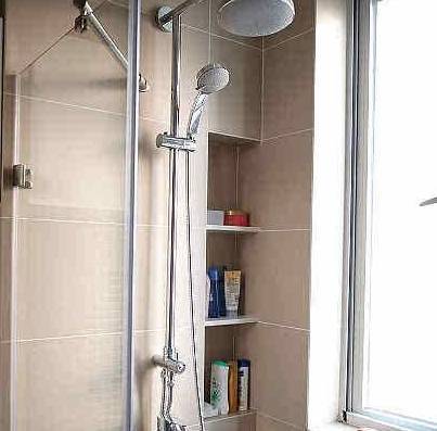 头次见有钱人在卫生间这样设计收纳,看完立马回家学装,太聪明了