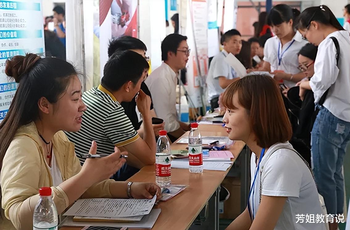 消博会|裁员“竞标降薪式”走红，老板明目张胆脸上写满心机，00后不干了
