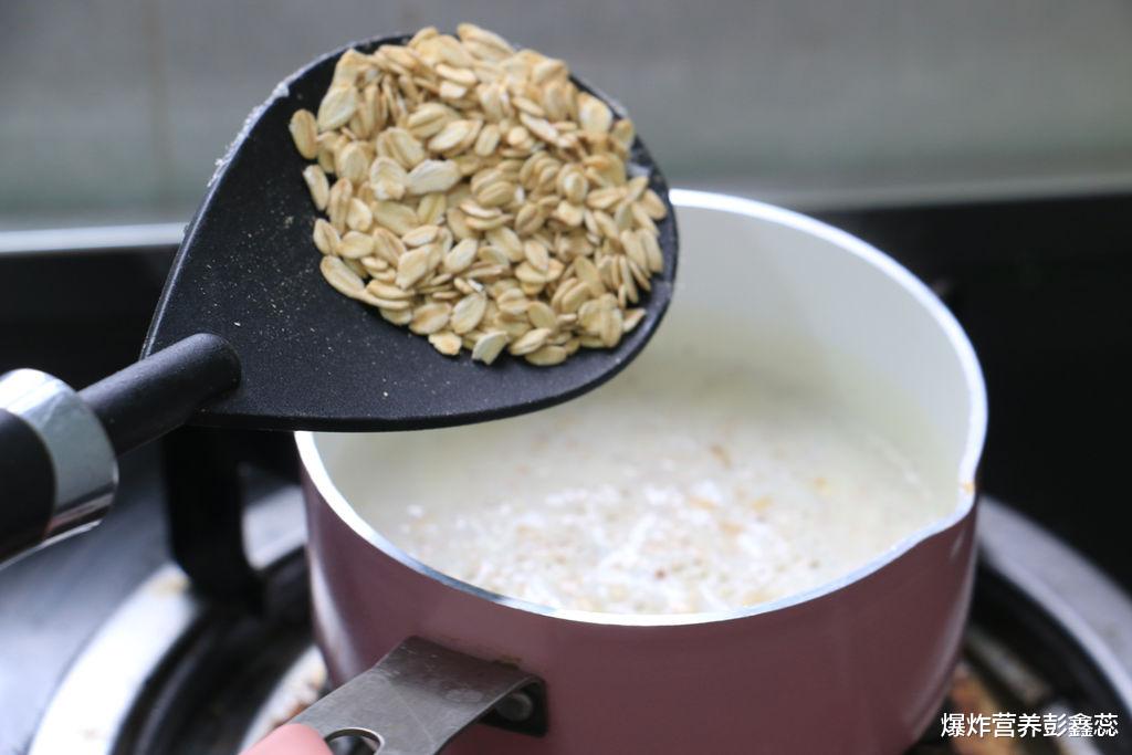 鸡胸肉|吃燕麦,究竟黏稠的燕麦好,还是不黏稠的燕麦好?看看你对了吗?