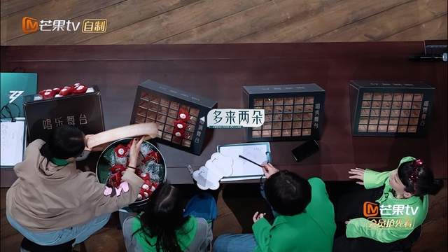 那英|浪姐3忒好笑了吧！宁静紧张谋划生怕输，那英满不在乎闲到打麻将