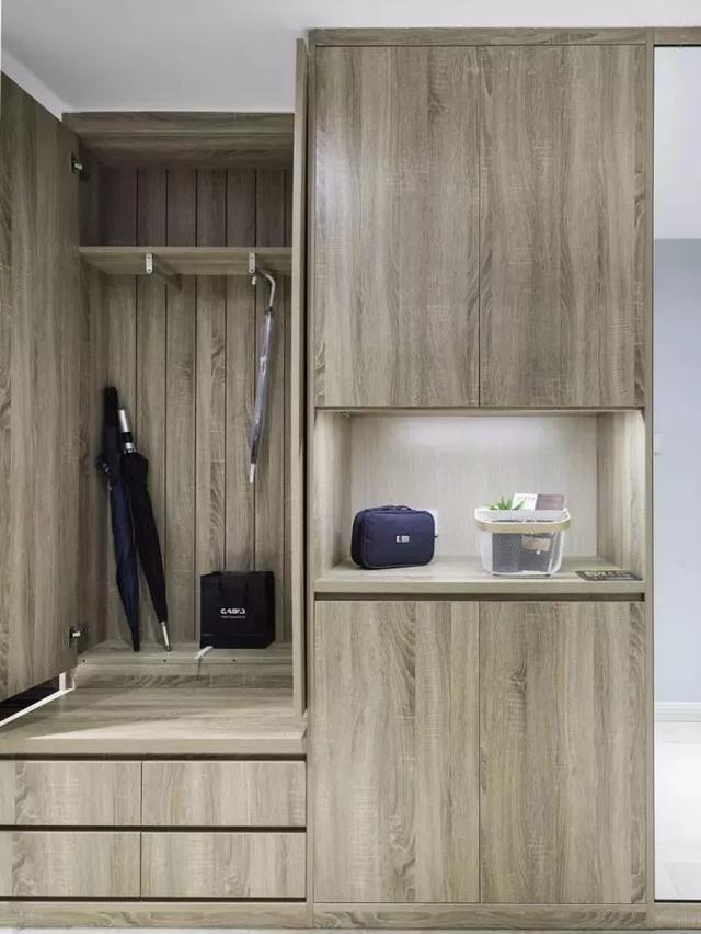 换鞋凳+鞋柜,这样的玄关才是明智的设计,后悔我家没这样装