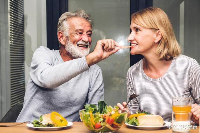 睡眠|人过50进入养寿关键期,养成5个“懒习惯”,健康幸福度晚年