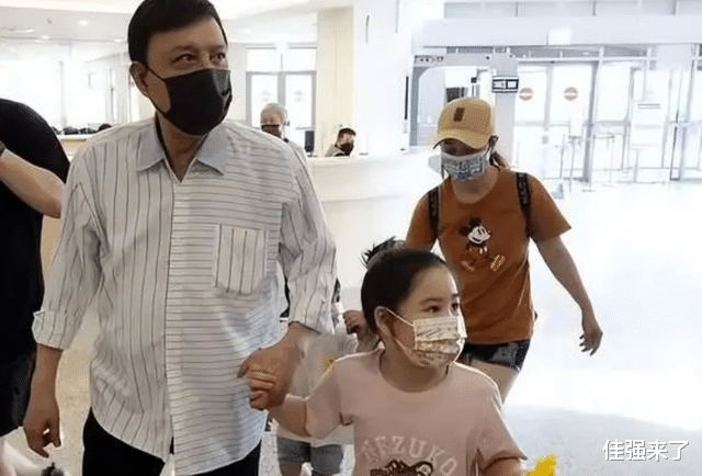 39岁余苑绮将一周不火化，悼念会地点已确定，3岁小儿将出席葬礼