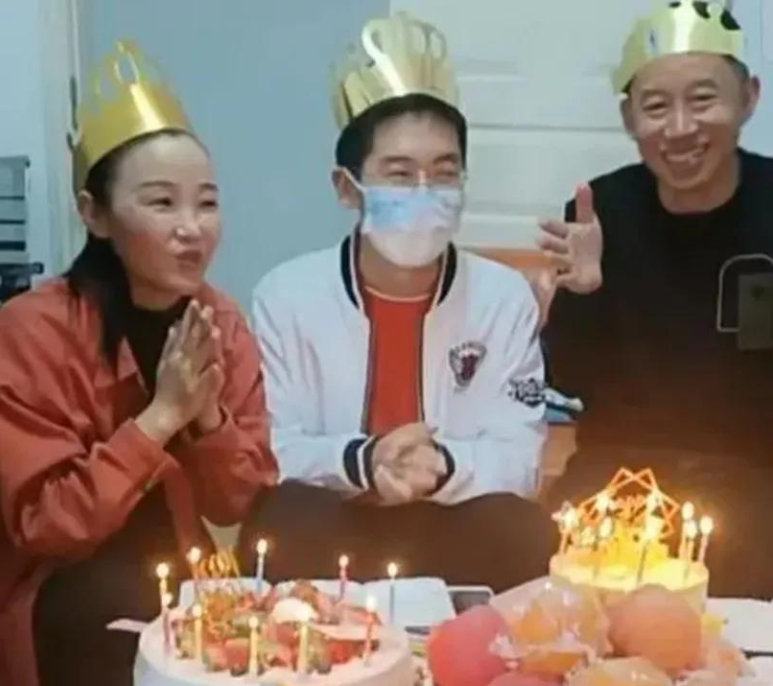 普通话|孙卓为18岁生日发言，网友纷纷送上祝福，买家大姐却“放狠话”