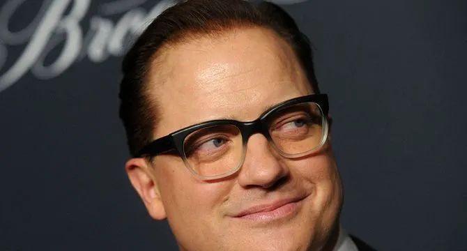 布兰登|颜值曾吊打皮特！如今550斤崩坏！不想要饭的他，终于回来了！