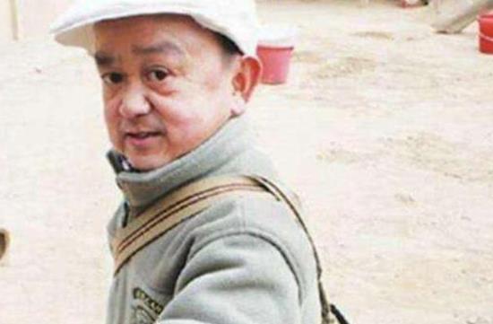 张伸|“特型演员”张伸的毁灭史,他的故事好无奈