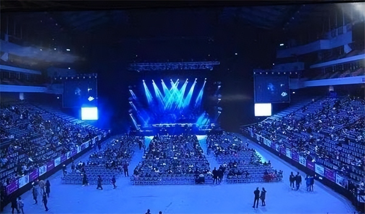 明星|娶小妻子,老来得子的7位明星,满头白发还要赚钱,是福还是祸?