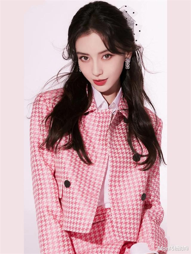 发型 过年换新发型,建议少烫这“3种”卷发,老气感明显,拍照也很土