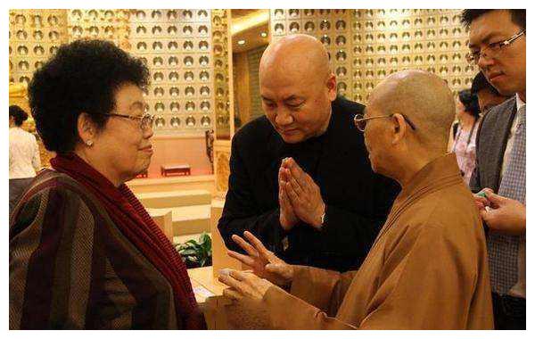 迟重瑞|迟重瑞，69岁，怎么越活越“糊涂”了？