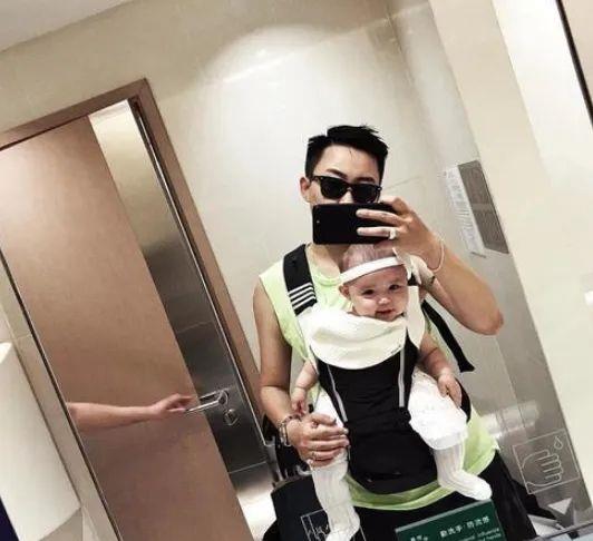 身价千万的单身女老板,花50万买精生女,遭网友怒批:太自私了!