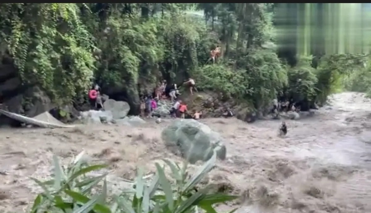 彭州山洪7人死亡,多次预警被忽视,要敬畏大自然