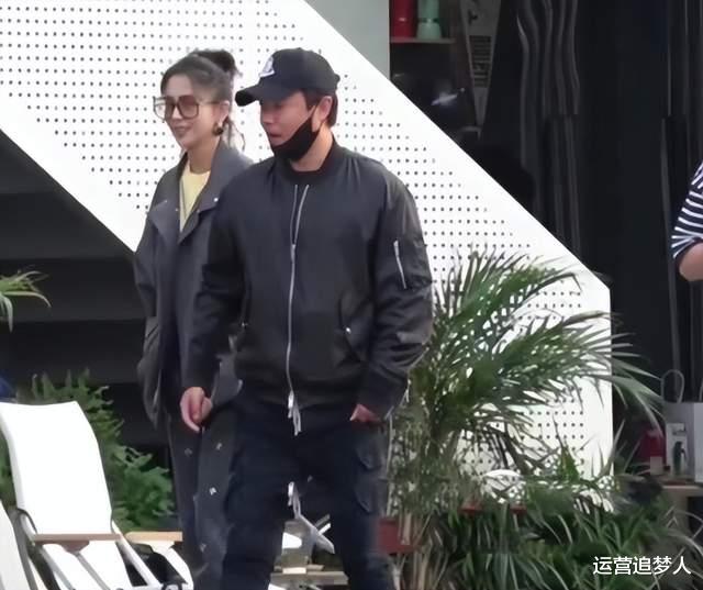 陈思诚|佟丽娅陈思诚多次被拍同框，疑似复合？两人相处自然甚是亲密