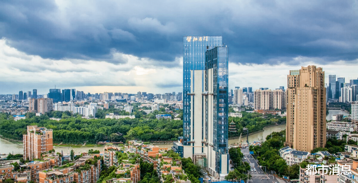 |成都楼市的危机，回不去的房价，成华区、龙泉驿区楼市潜力与未来