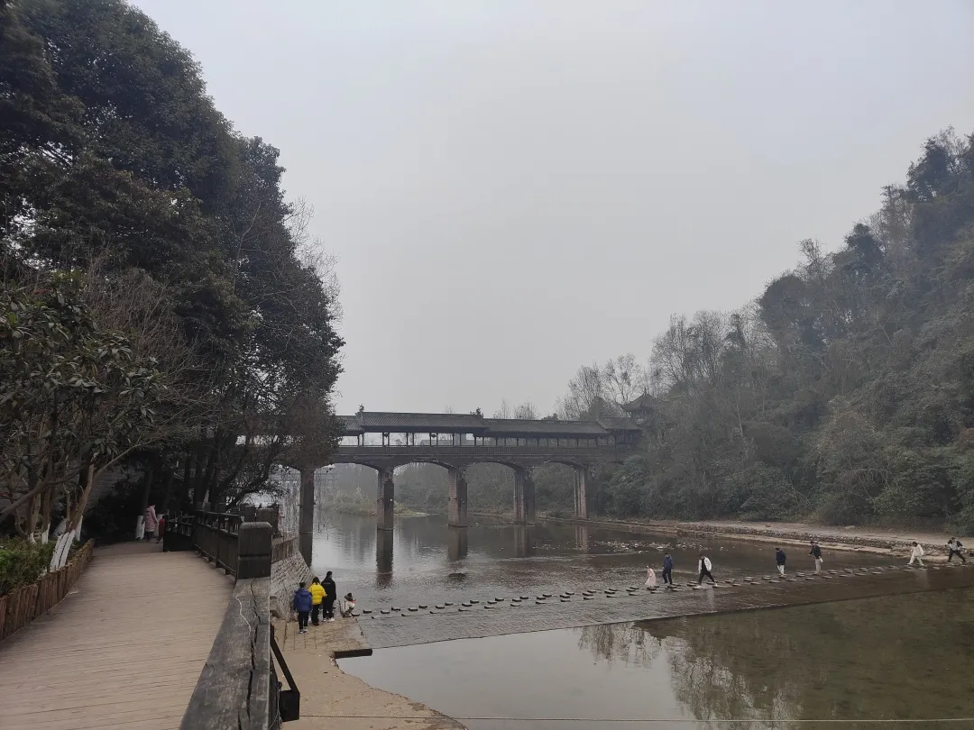 职业教育|假如“领导跳槽要带上我，该不该去”？