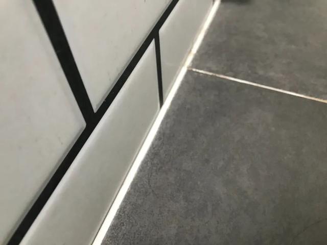 卫生间贴砖要注意什么问题?这7处细节,千万不要忽略