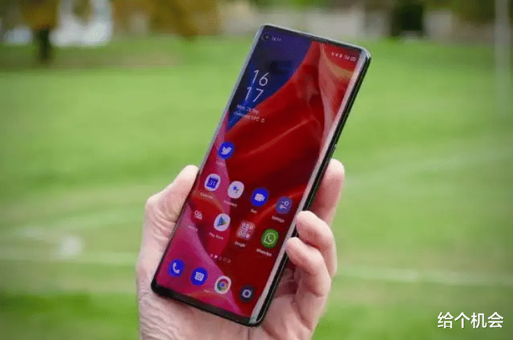 曲面屏|曲面屏和平面屏哪个好？过来人的3个建议，帮助你避开“大坑”