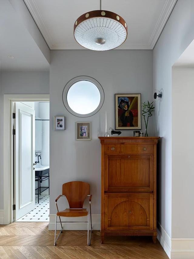 俄罗斯女主65平的家,色彩搭配软装家具,那叫一个高级有气质。